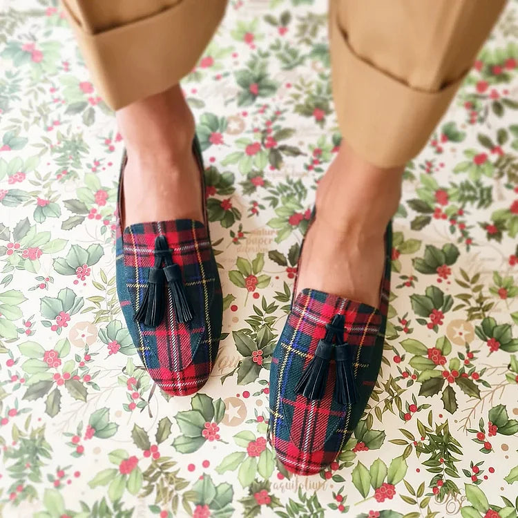 Scottish Chic Loafers with Fringing
