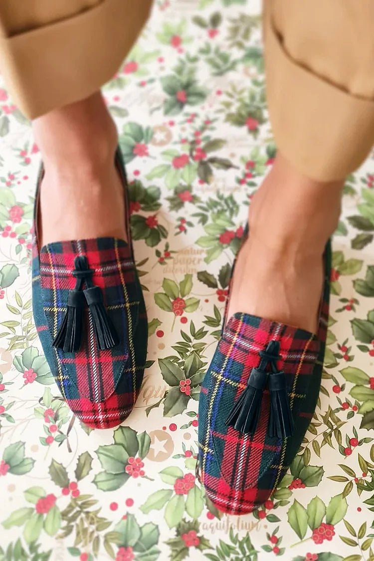 Scottish Chic Loafers with Fringing